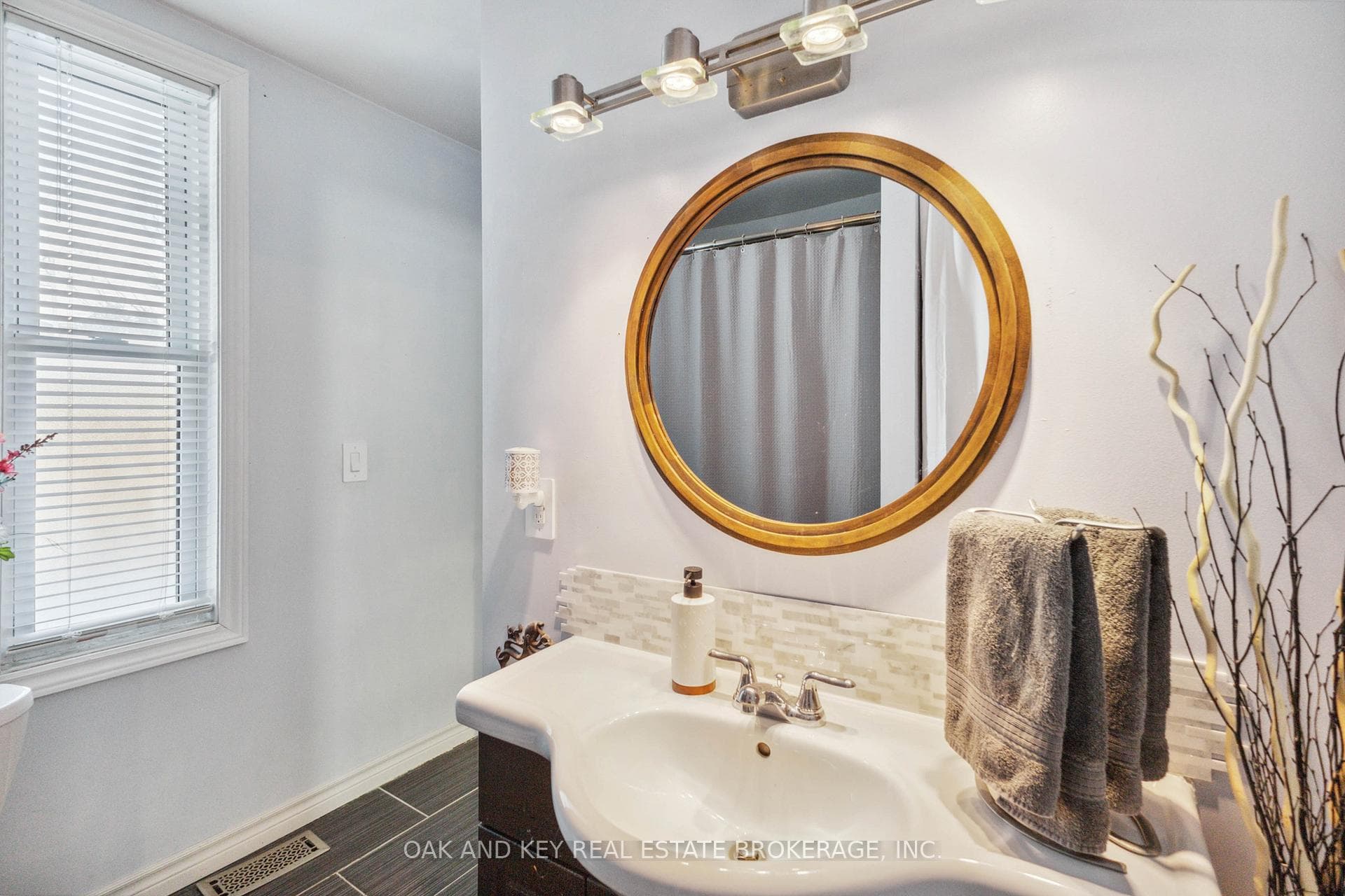 118 Stuart Street photo 23