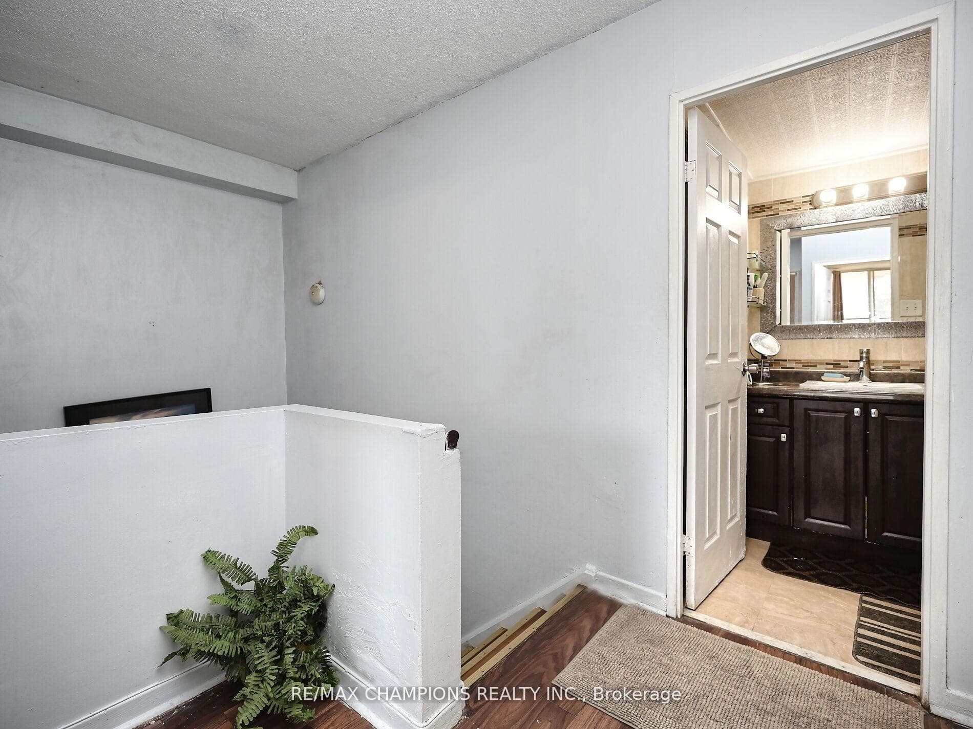 1050 Stainton Drive Unit 112 photo 18
