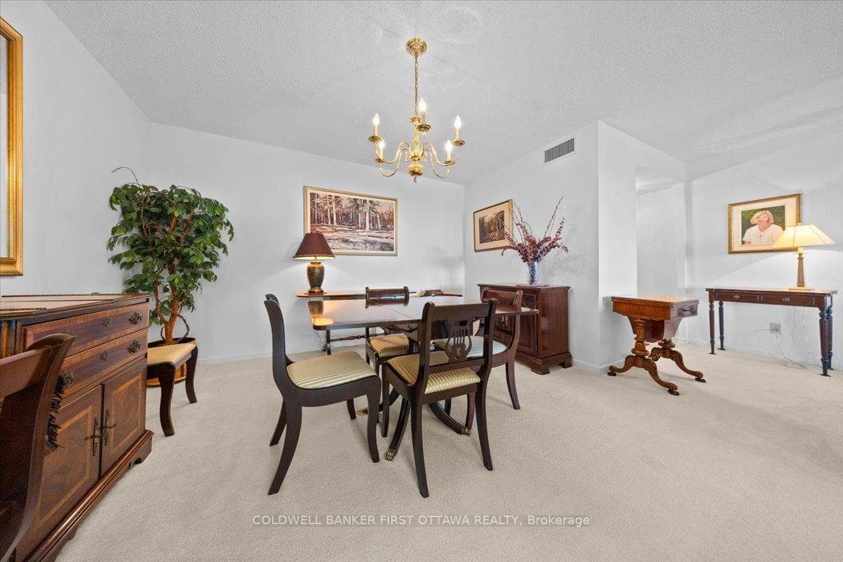 1510 Riverside Drive Unit 606 photo 5