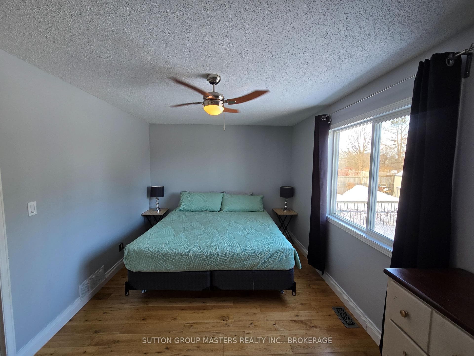540 Freeman Crescent photo 15