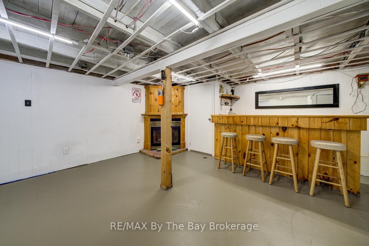 33 17th Street photo 21