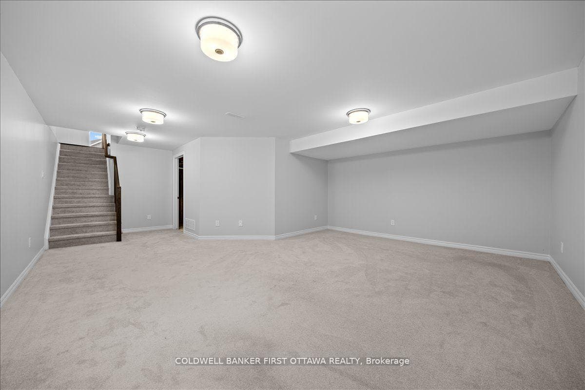 505 Sonmarg Crescent photo 27