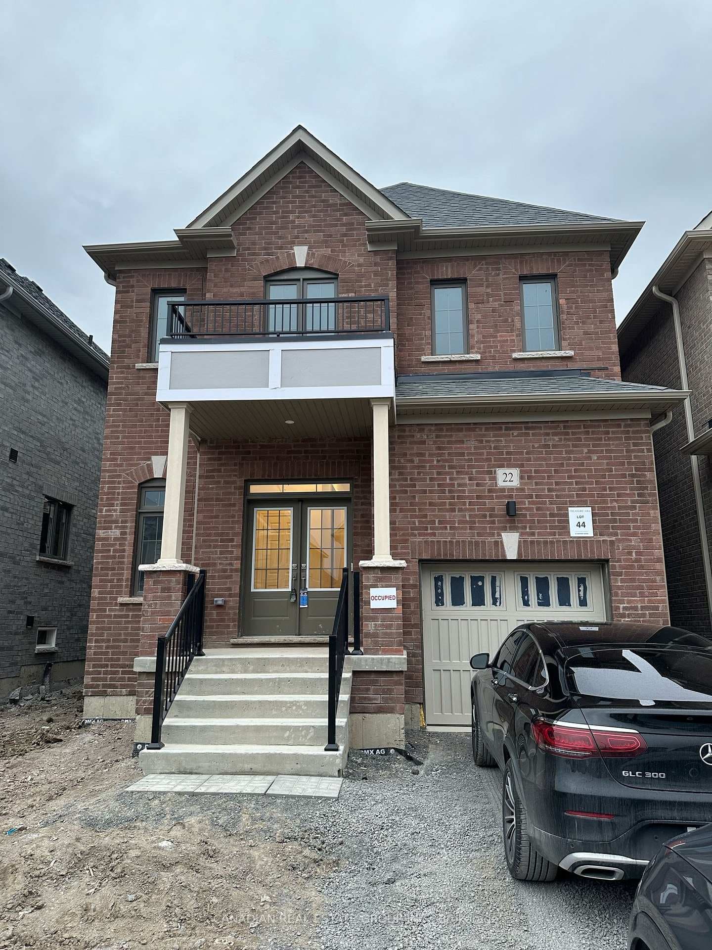 22 Northrop Avenue photo 1