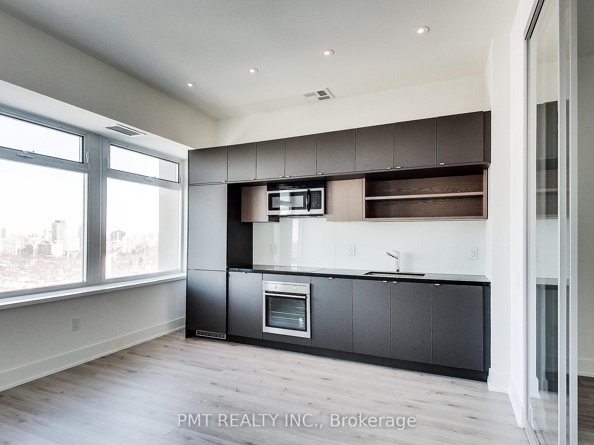111 St. Clair Avenue Unit 1525 photo 5