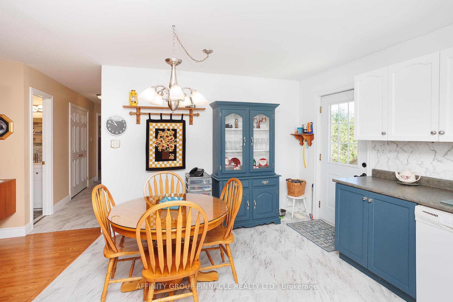 476 Bay Street photo 11