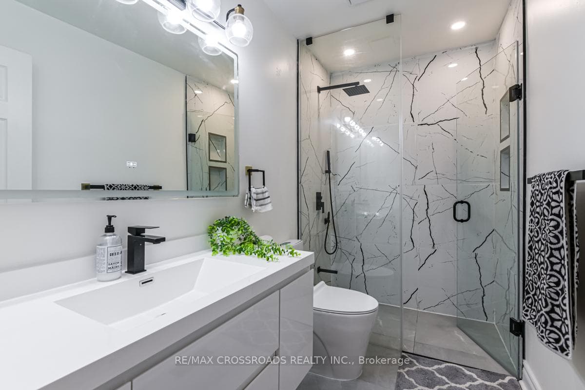 101 Piperbrook Crescent photo 11
