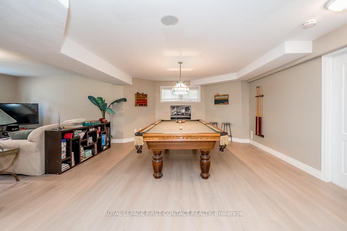 Games Room Pool Table & Accessories Included