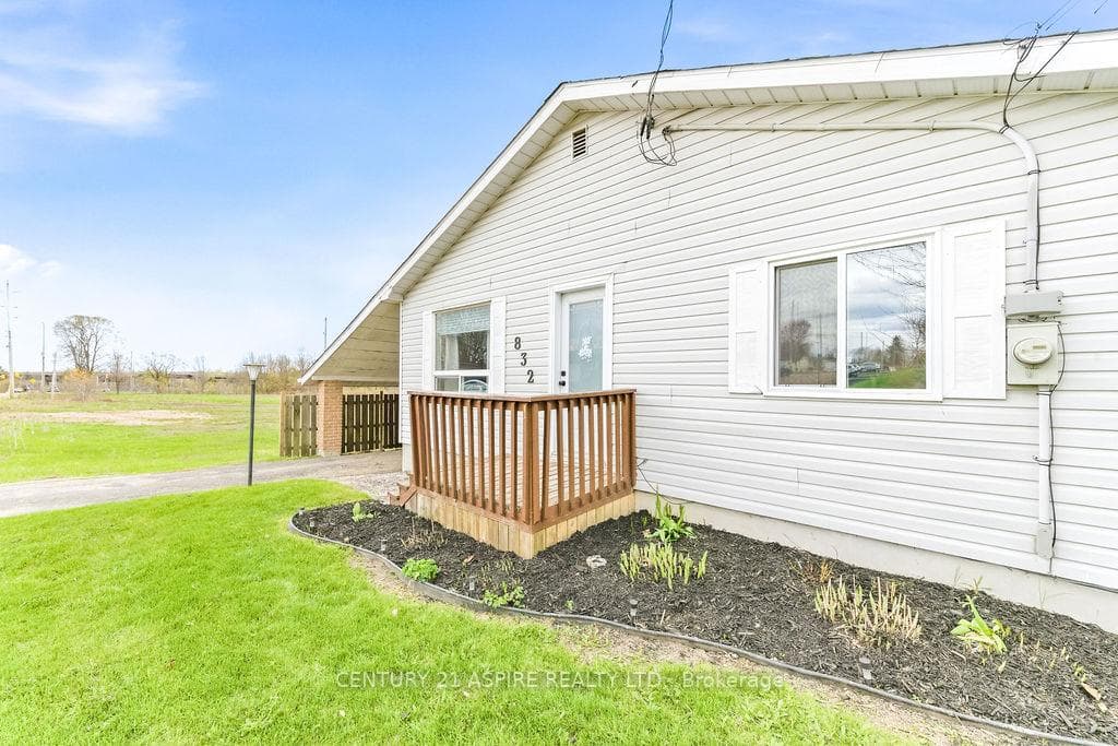 832 River Road photo 5