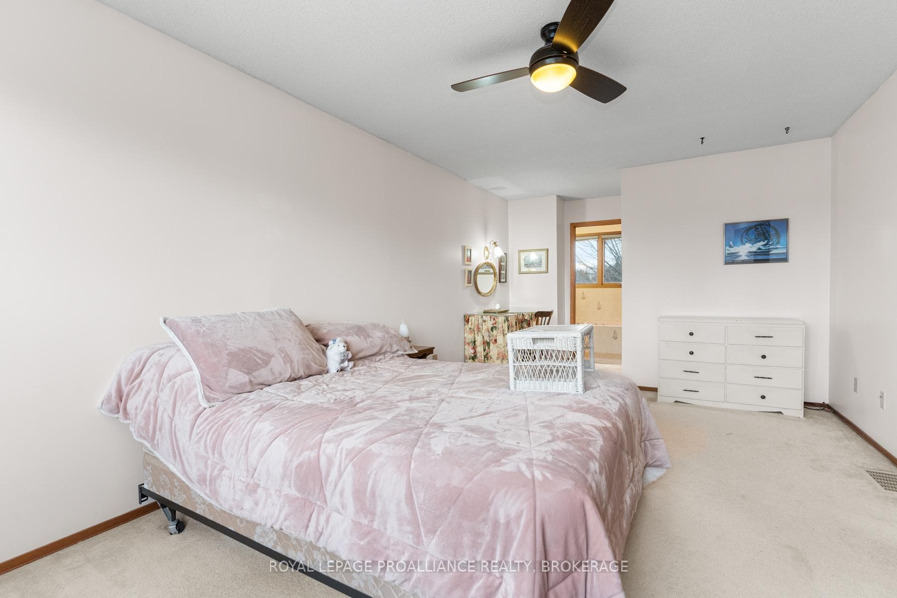 871 Crestwood Avenue photo 19