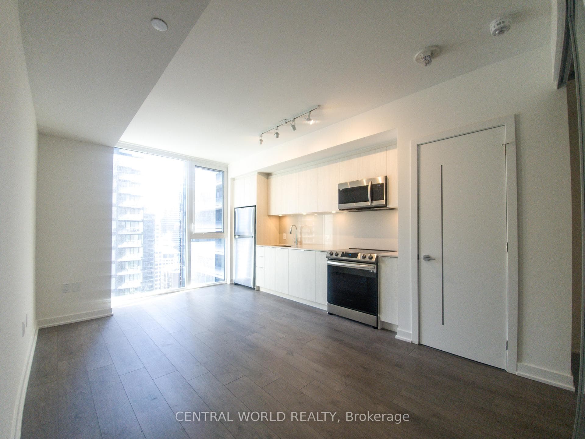 357 KING Street Unit 2805 photo 4