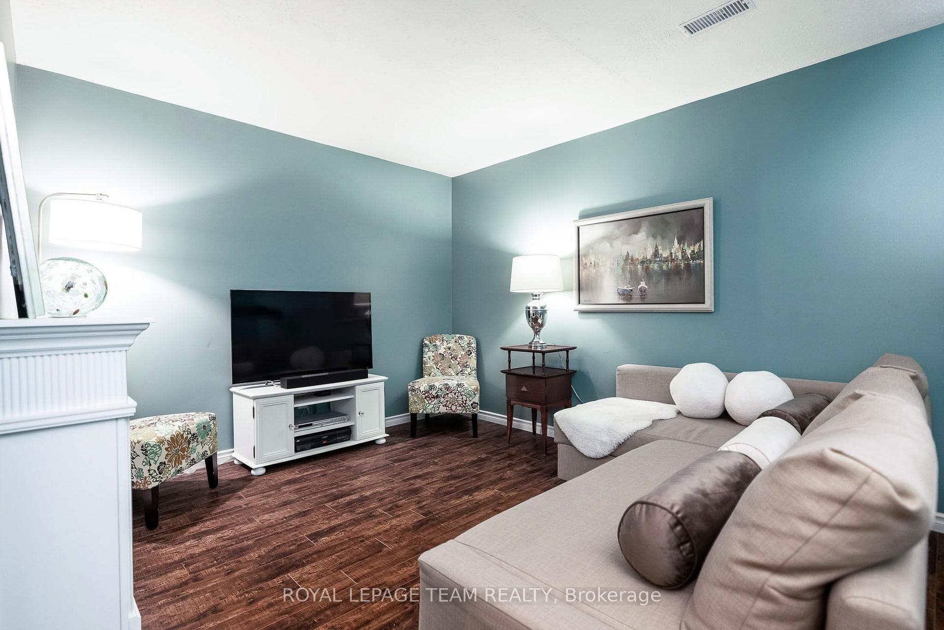 126 McClintock Way photo 21