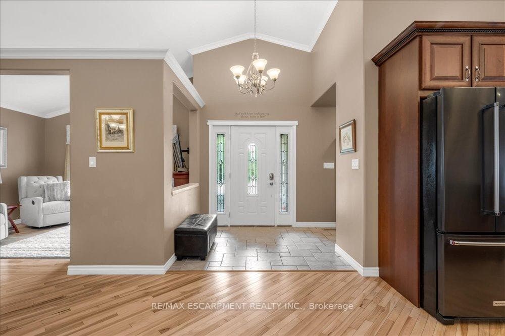 321 Mill Street photo 5