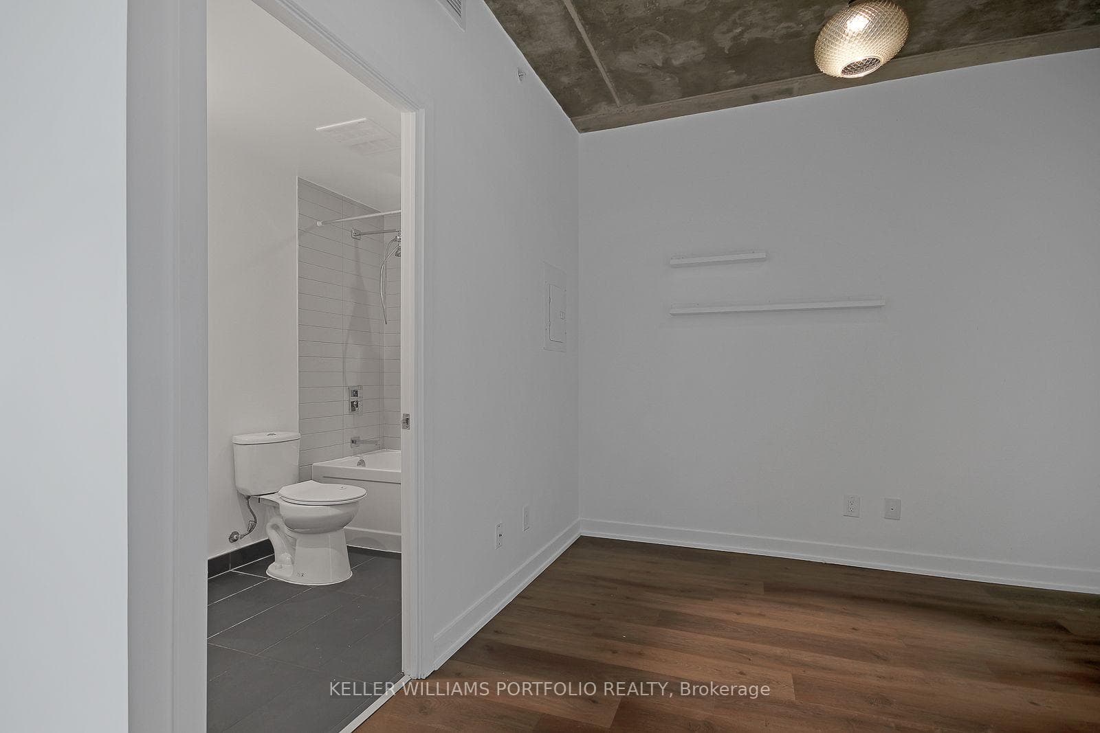 205 Manning Avenue Unit 506 photo 4