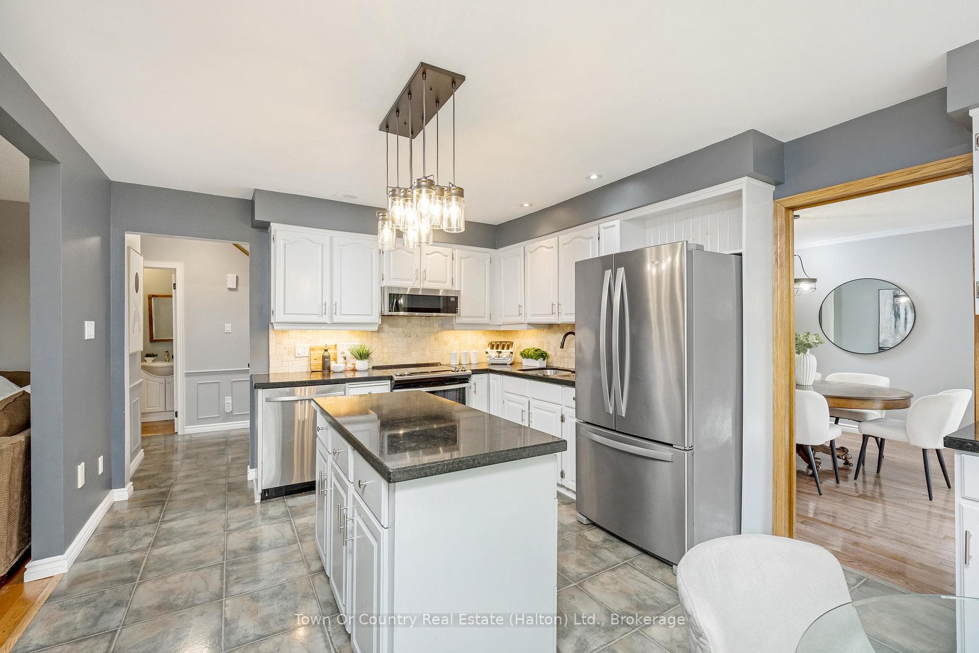 472 White Drive photo 20