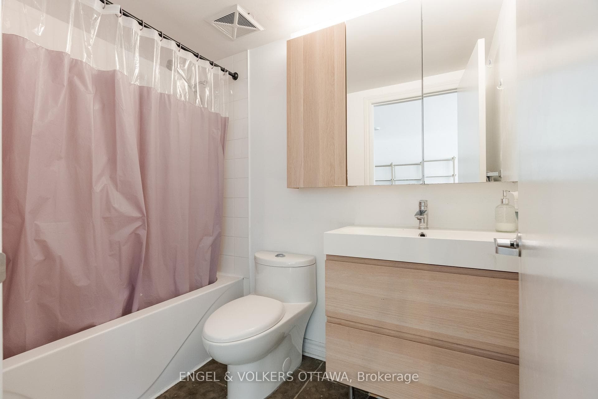 200 Rideau Street Unit 206 photo 14