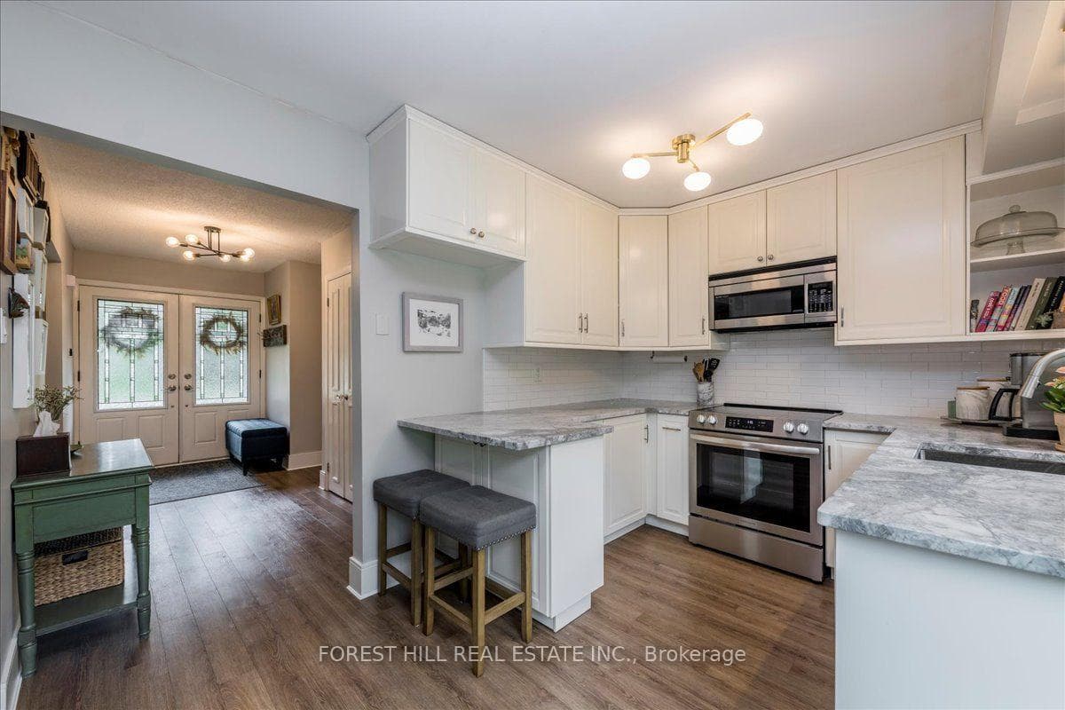 131 Oren Boulevard photo 4