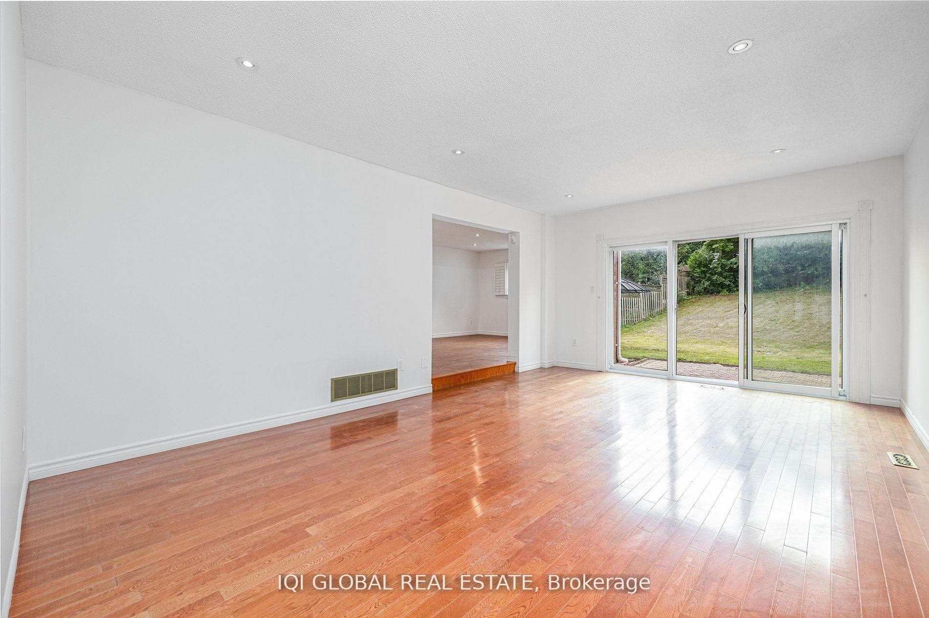4180 Sugarbush Road photo 6