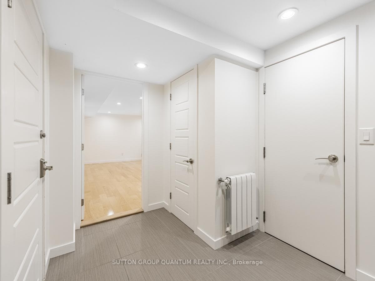 12 Elmwood Avenue Unit Bsmt photo 24