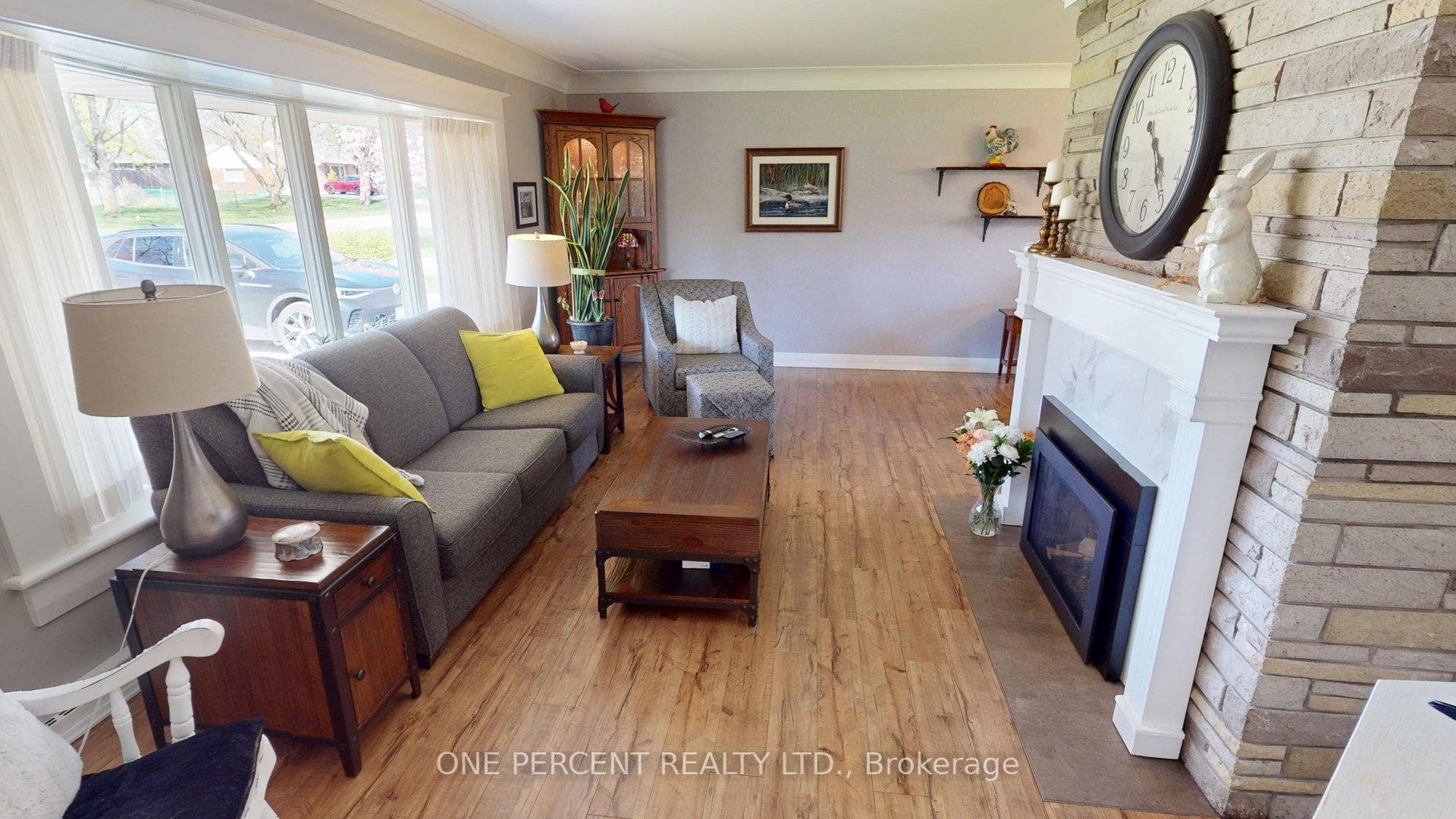 16 Daleview Crescent photo 3