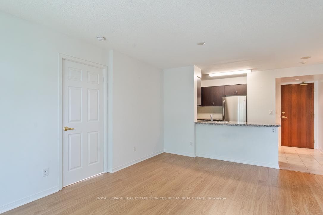 4900 Glen Erin Drive Unit 207 photo 14