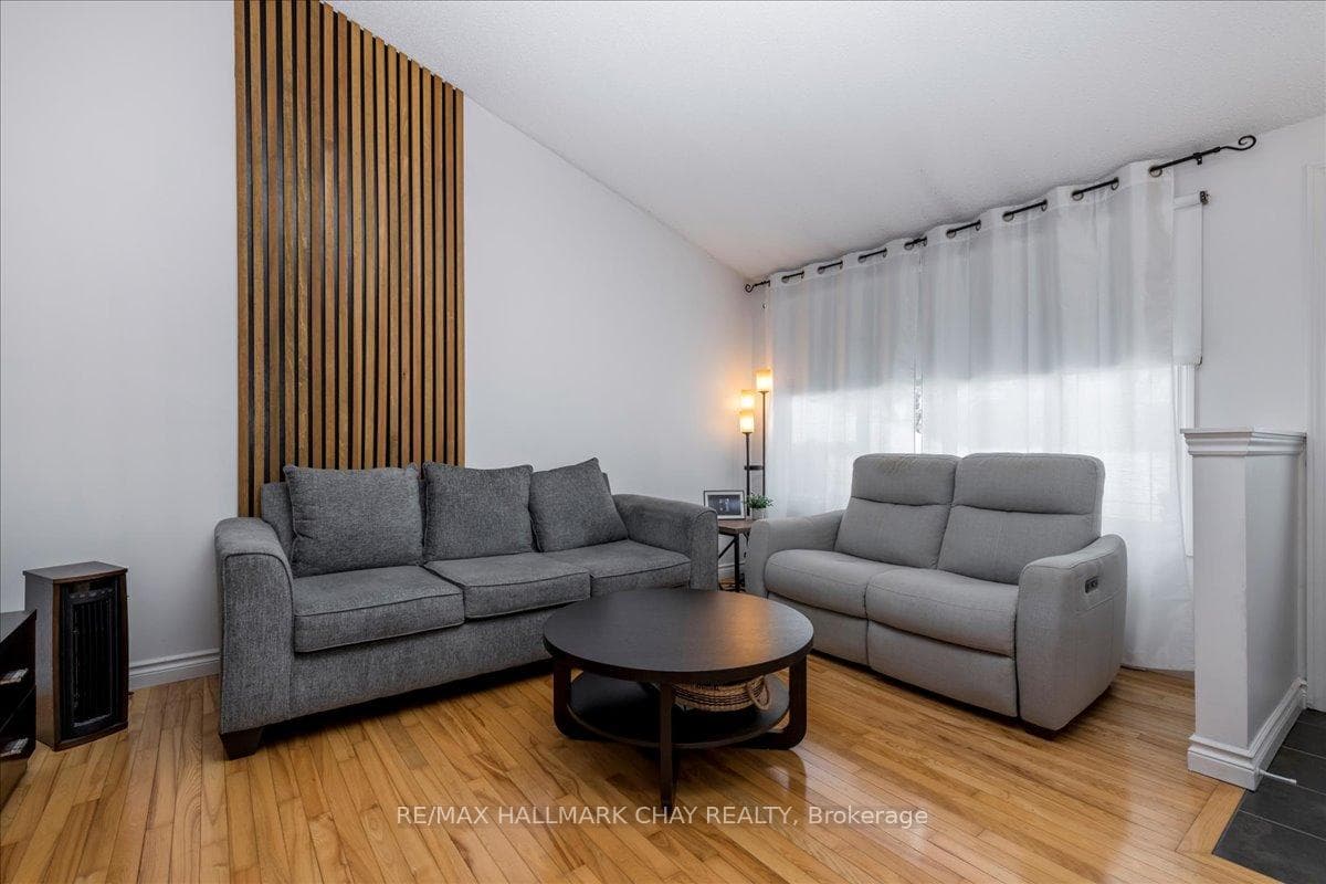 207 Burns Circle photo 4