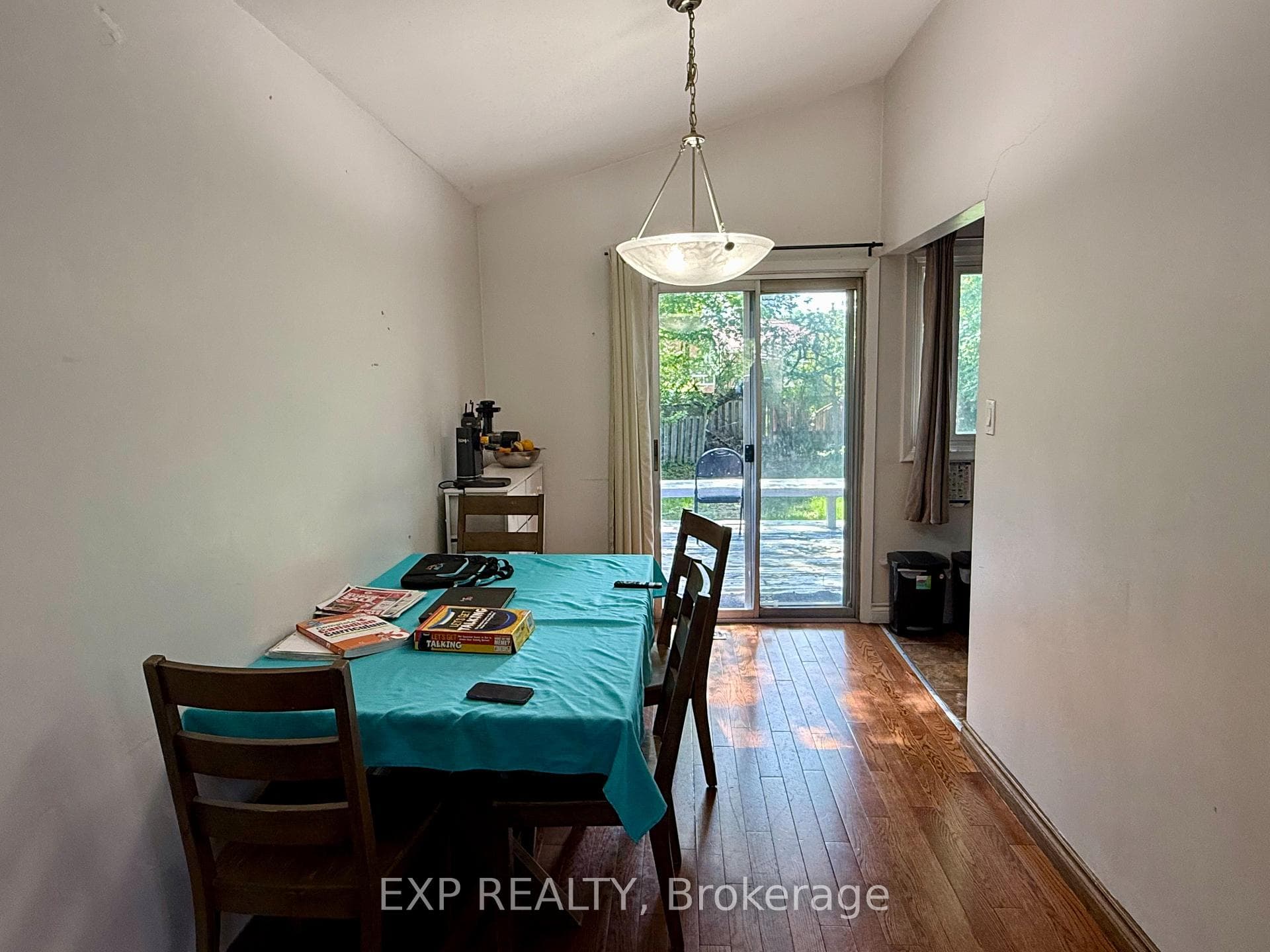 6 Mid Pines Road Unit Upper photo 3