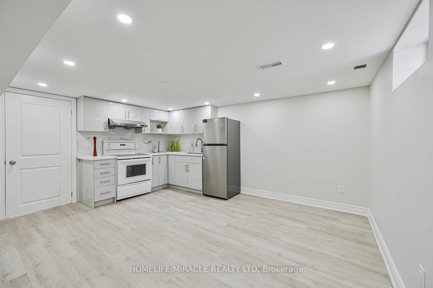 55 Taysham Crescent photo 37