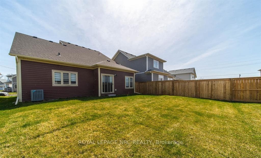66 Beachwalk Crescent photo 19