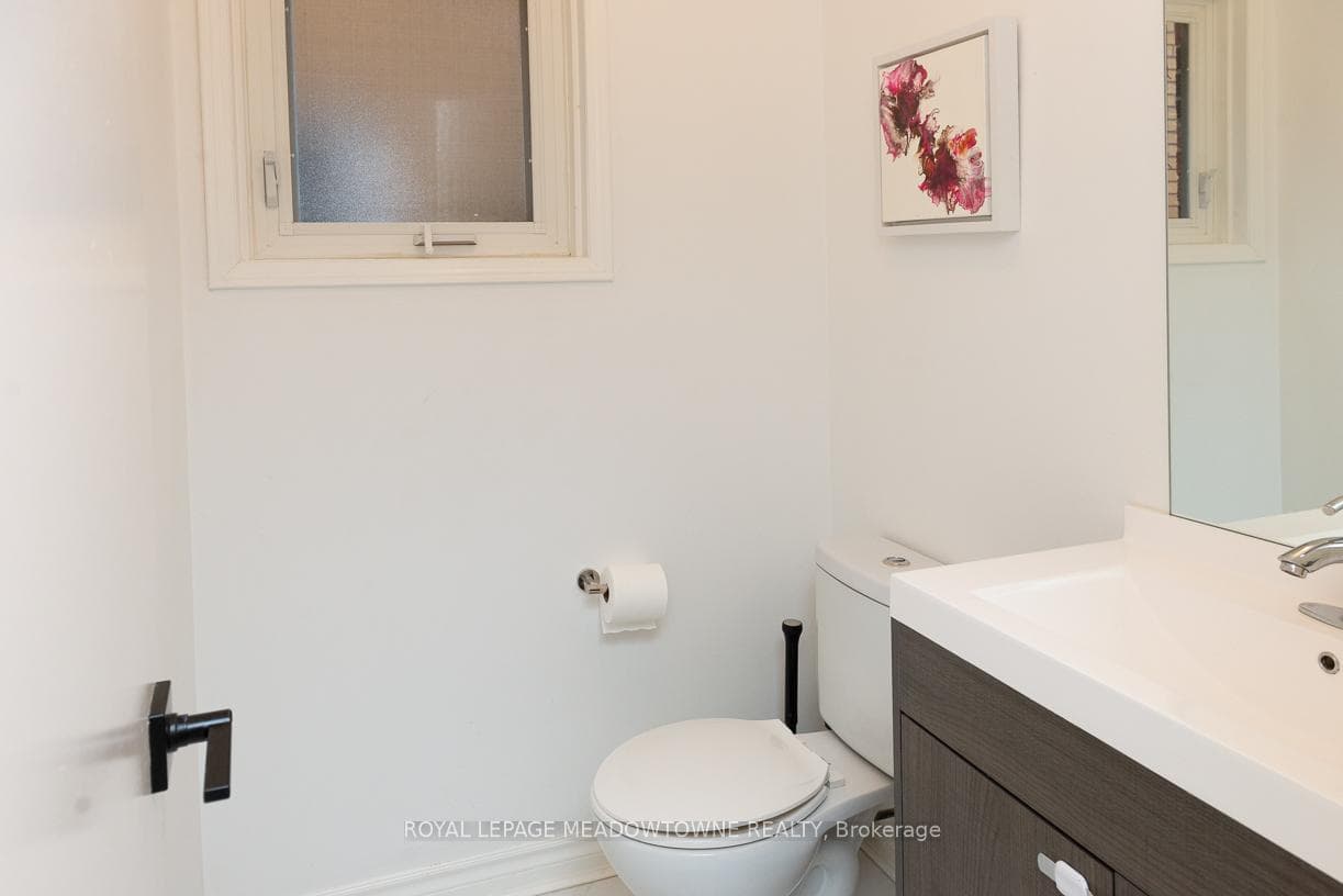 70 Ravenscliff Court photo 7