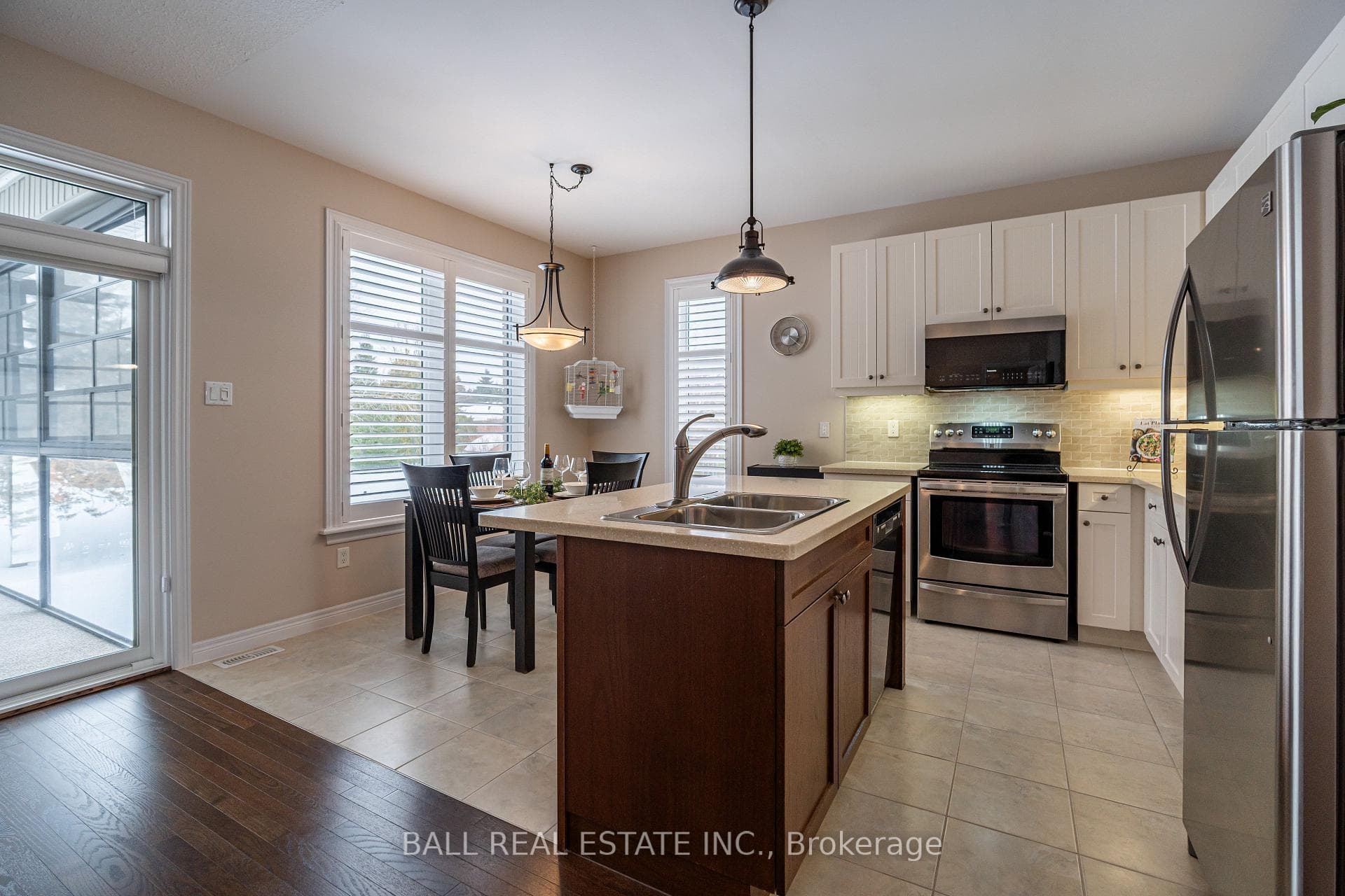 10 Marina Drive photo 8