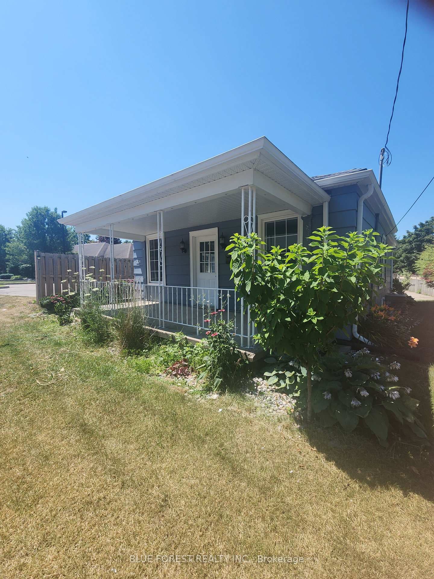 206 Caradoc Street photo 1