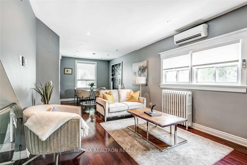 10 Coxwell Avenue photo 5