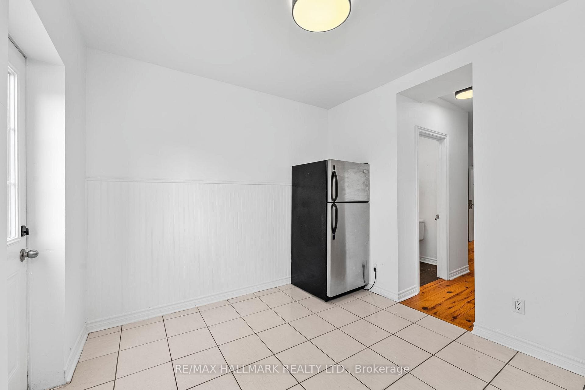 261 Ossington Avenue Unit 3 photo 9