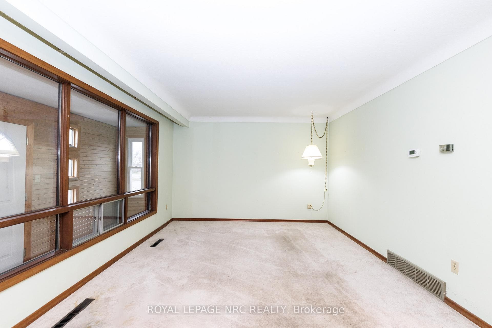 33 Strathmore Crescent photo 10