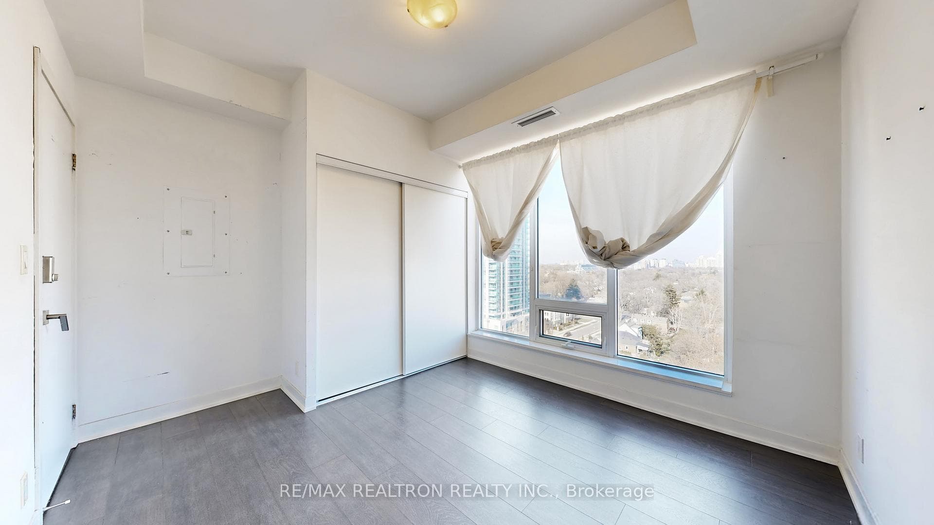 28 Avondale Avenue Unit 1102 photo 15