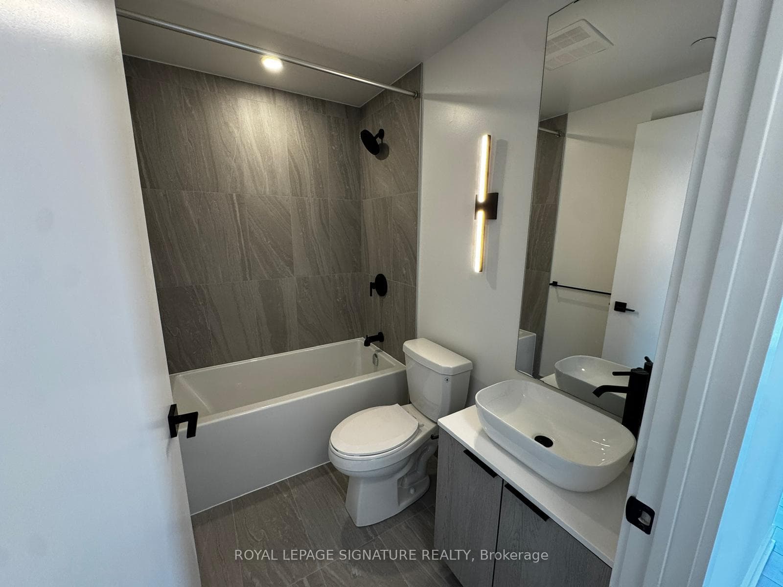 1185 Dupont Street Unit 2602 photo 9