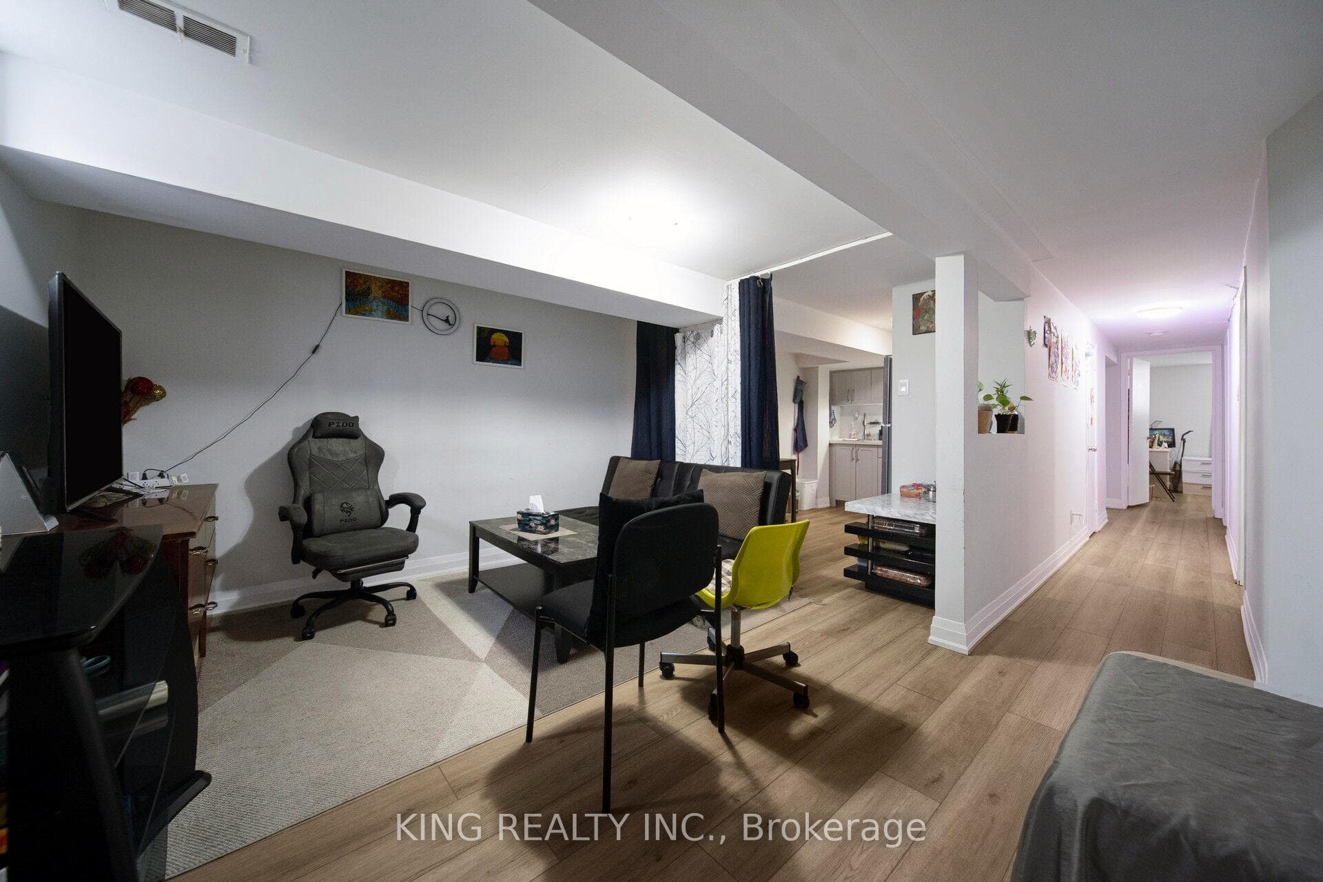 71 Mcmurchy Avenue photo 33