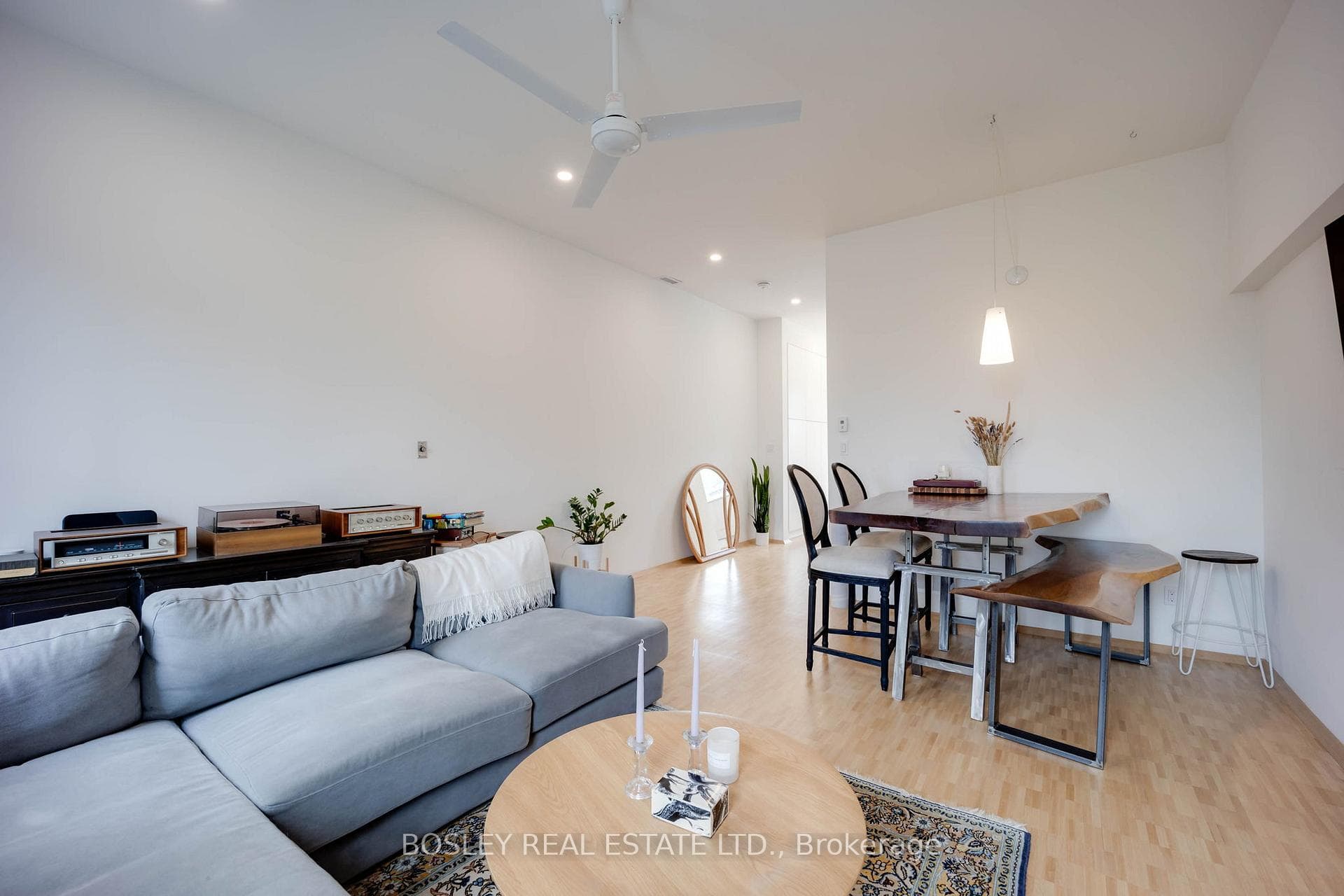 1075 Queen Street Unit Upper photo 8