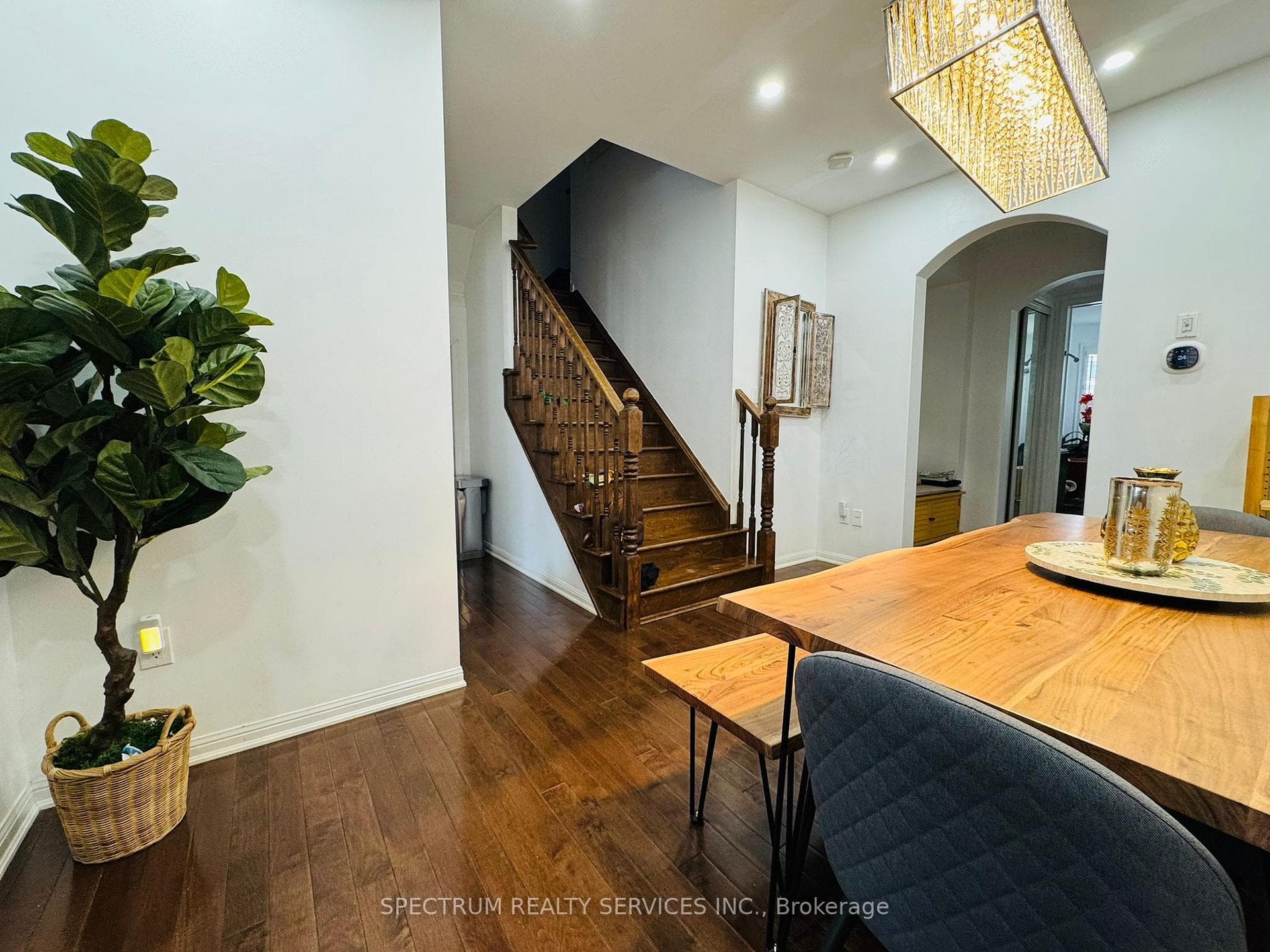 1135 Solomon Court photo 13