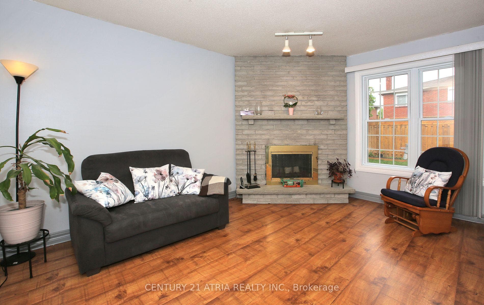 153 Stather Crescent photo 10