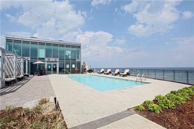 11 Bronte Road Unit 525 photo 13