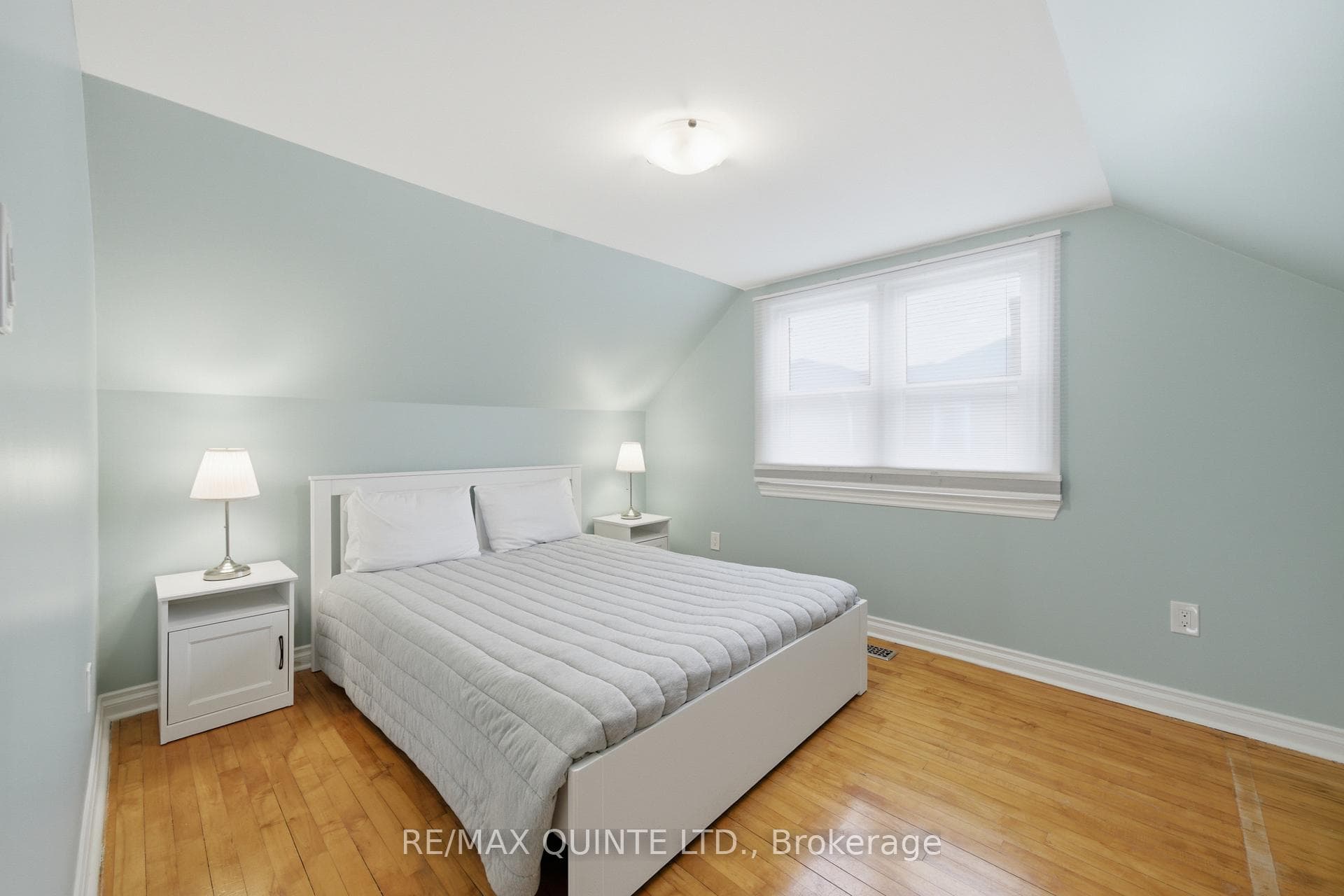 72 Campbell Street photo 32