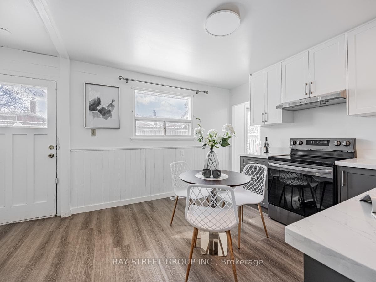 732 Leaside Street photo 18