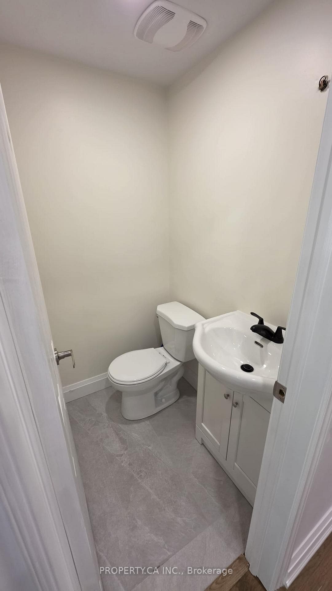 121 Trayborn Drive Unit Main photo 6
