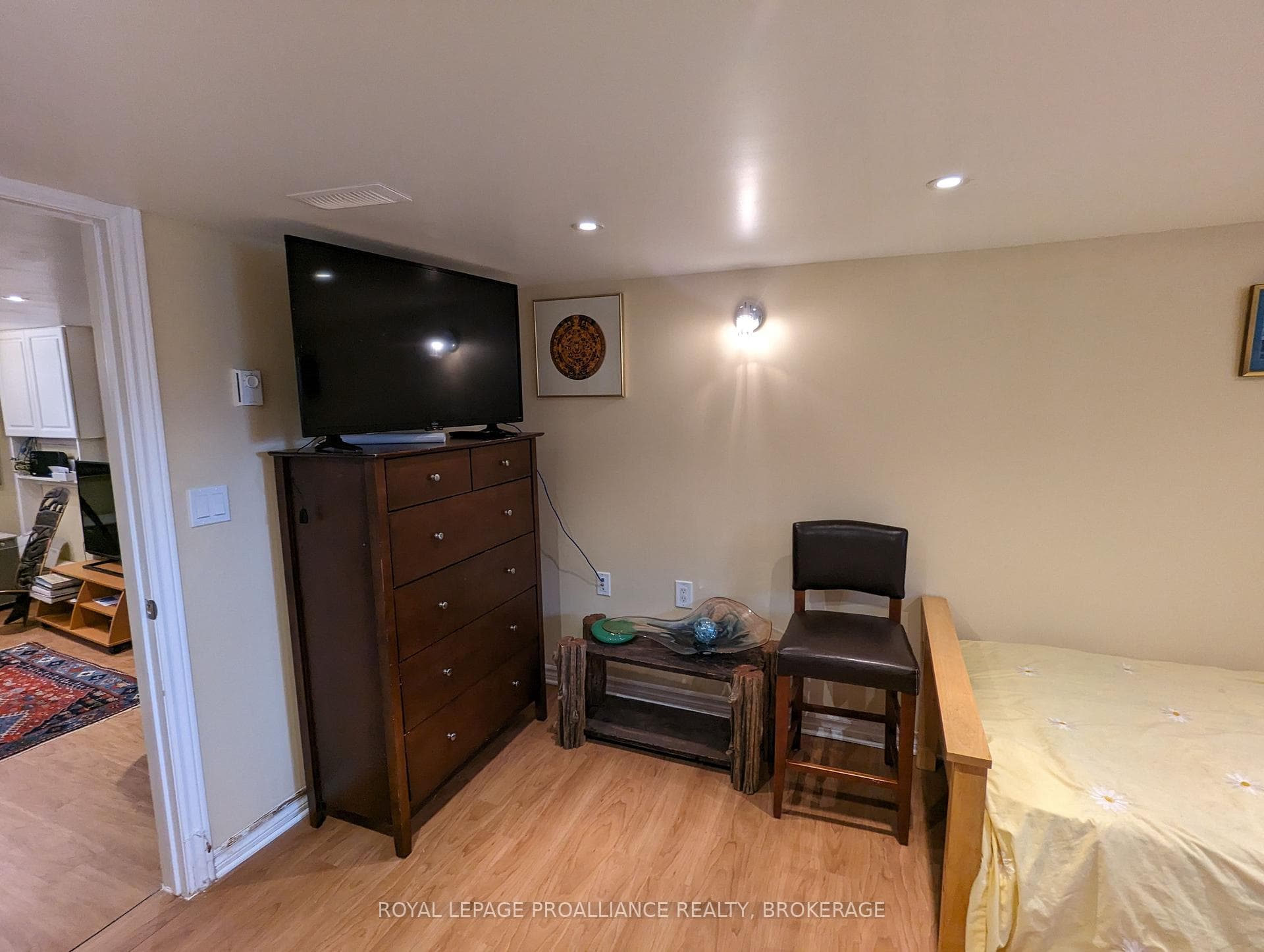 51 Dundas Street photo 36