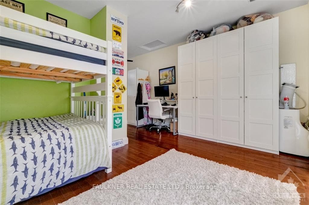 63 GROVE Avenue photo 25