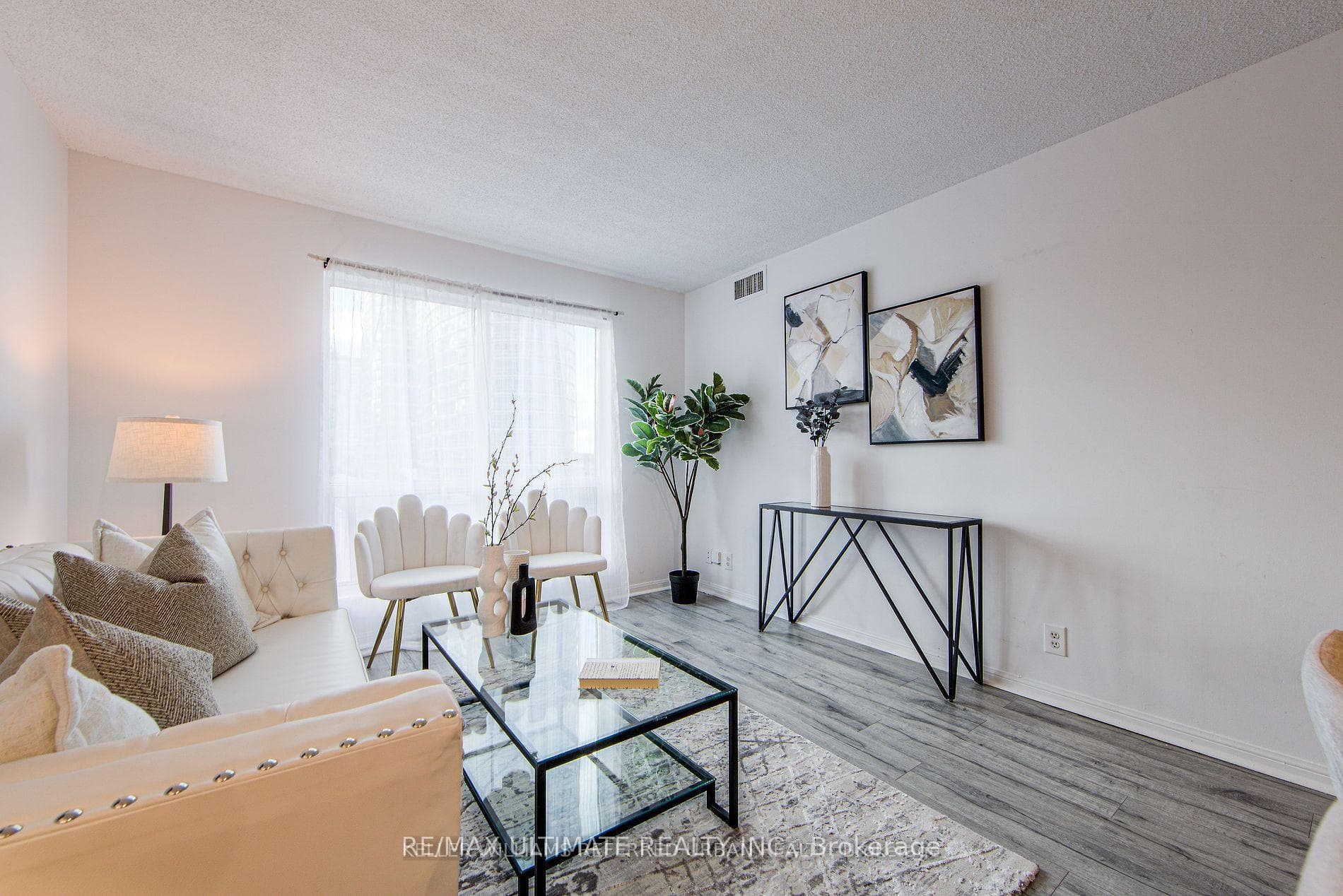 11 Lee Centre Drive Unit 703 photo 9