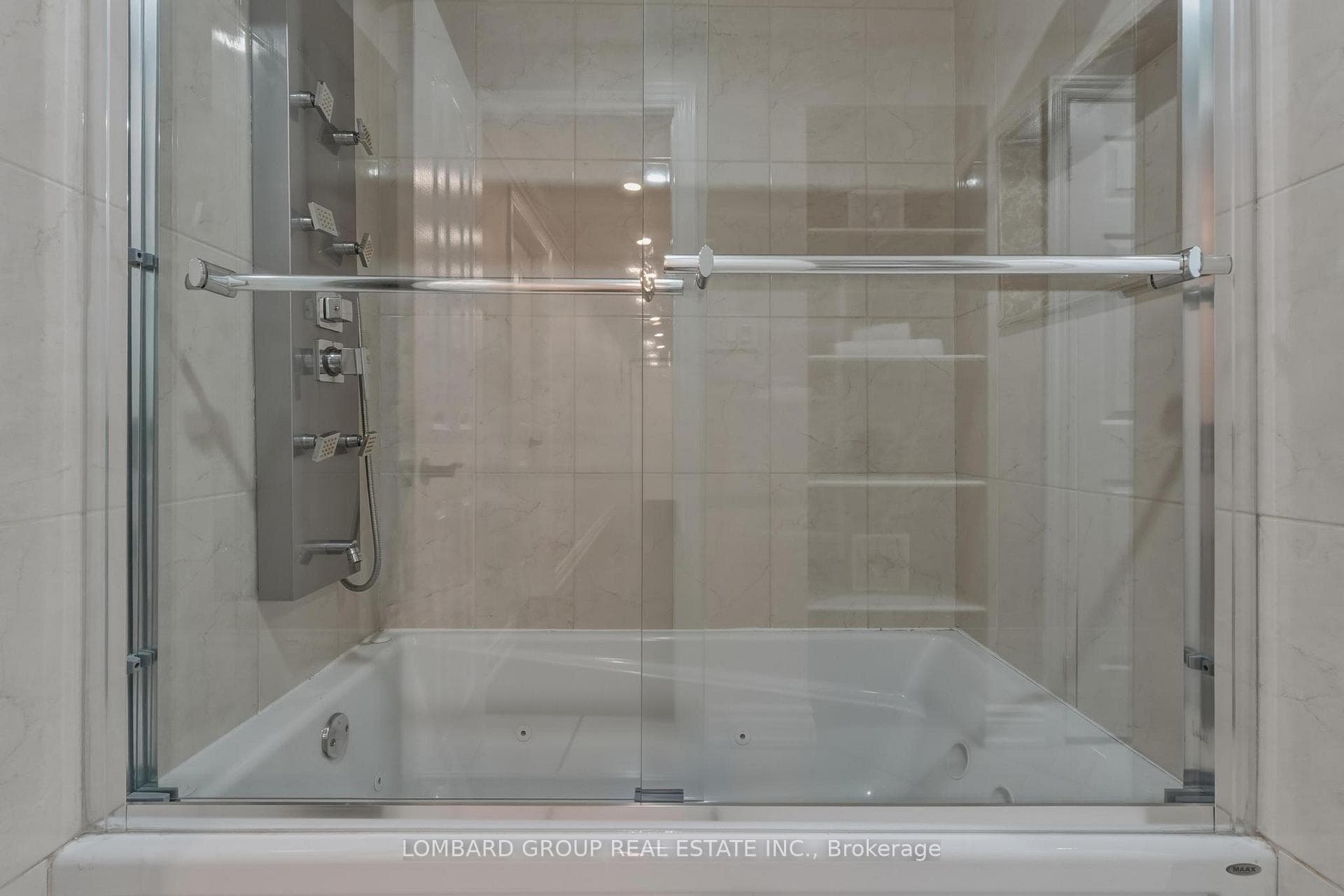 10 Whitmore Court photo 28