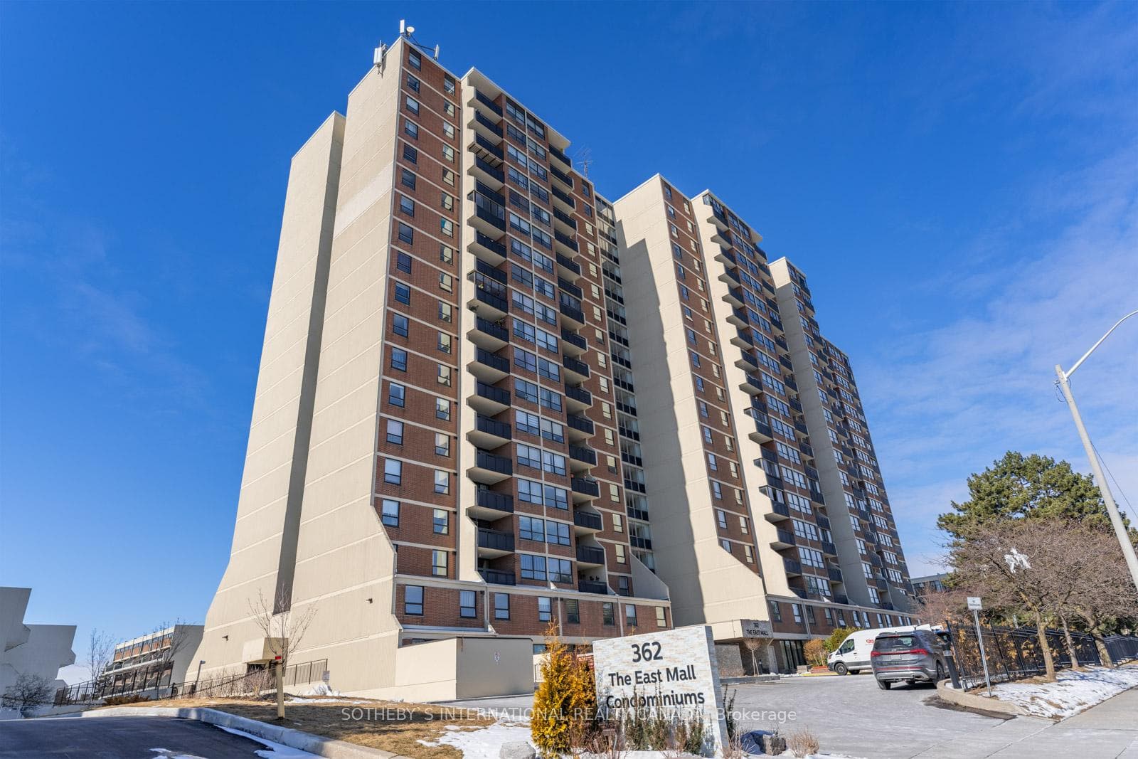 362 The East Mall N/A Unit 1111 photo 2