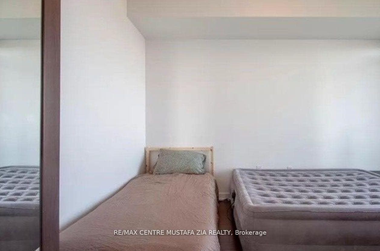 8 Telegram Mews Unit 2001 photo 9